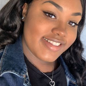 Meet your Posher, Jasmine